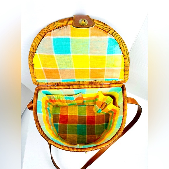 Vintage Vertical Picnic Basket With Floral Cloth Lining and leather strap - Picture 10 of 10